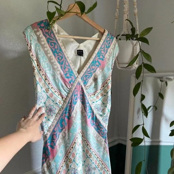 Silk vintage floral dress - Picture 2 of 4